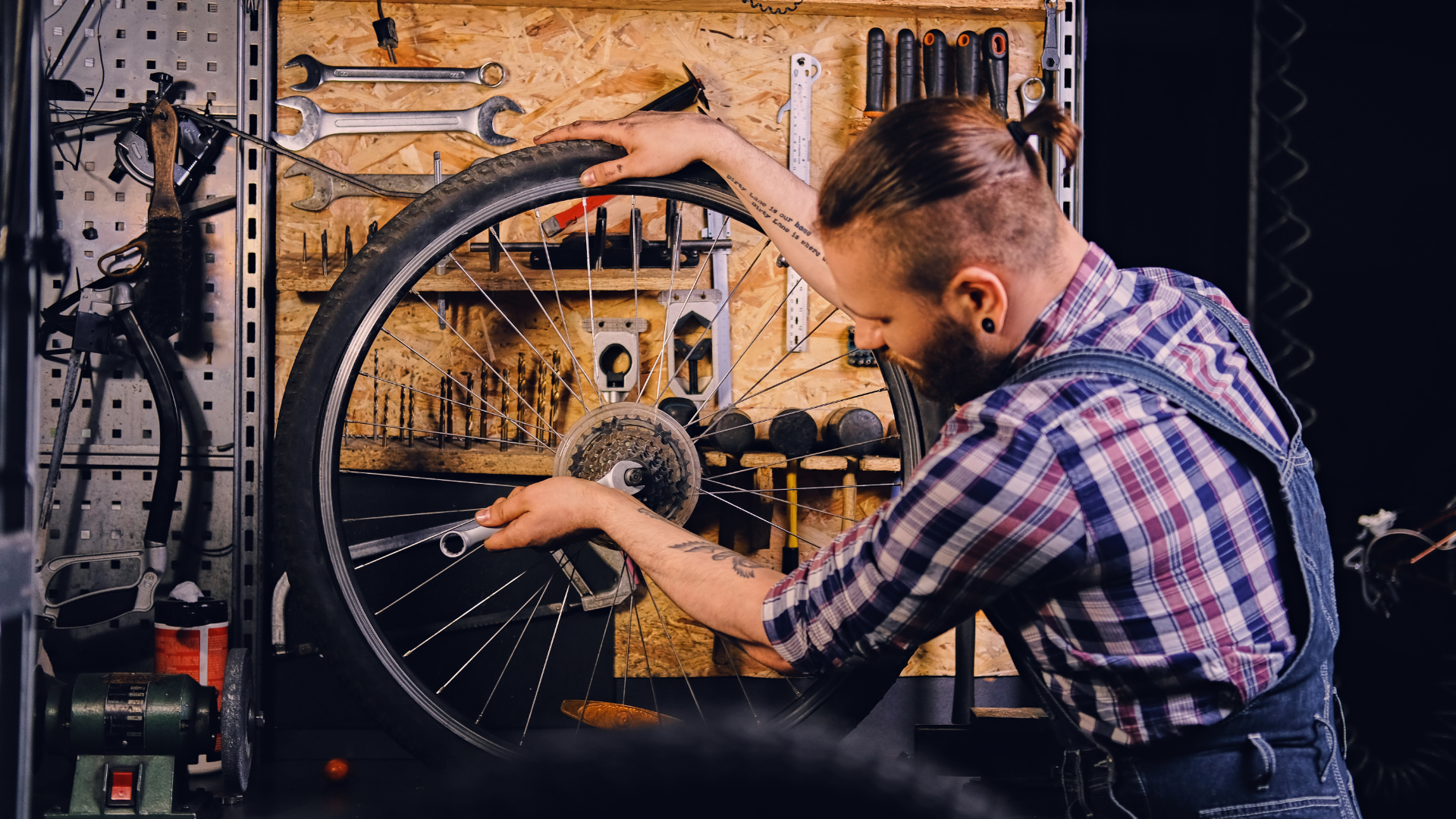 Bicycle Mechanic : Premium Electric Cycle